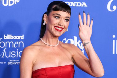 Katy Perry, Mavi Köken 'in Yeni Shepard roketiyle sadece kadınlardan oluşan mavi bir uçakla uzaya gidecek. Inglewood, LOS ANGELES, CALIFORNIA, ABD - 06 Mart: Amerikalı şarkıcı, söz yazarı ve TV kişisi Katy Perry        