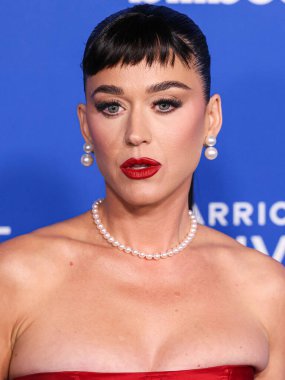 Katy Perry, Mavi Köken 'in Yeni Shepard roketiyle sadece kadınlardan oluşan mavi bir uçakla uzaya gidecek. Inglewood, LOS ANGELES, CALIFORNIA, ABD - 06 Mart: Amerikalı şarkıcı, söz yazarı ve TV kişisi Katy Perry        