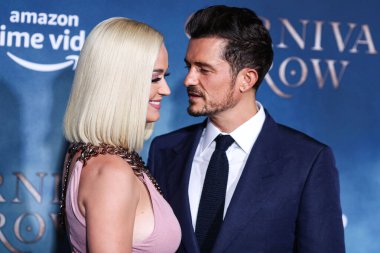 Katy Perry, Mavi Köken 'in Yeni Shepard roketiyle sadece kadınlardan oluşan mavi bir uçakla uzaya gidecek. HOLYWOOD, LOS ANGELES, CALIFORNIA, ABD - 21 AĞUSTOS: Amerikalı şarkıcı, söz yazarı ve TV oyuncusu Katy Perry ve aktör Orlando Bloom 