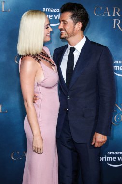 (Katy Perry, Mavi Köken 'in Yeni Shepard roketi ile sadece kadınlardan oluşan Mavi Köken uçuşu ile uzaya gidecek. HOLYWOOD, LOS ANGELES, CALIFORNIA, ABD - 21 AĞUSTOS Katy Perry ve Orlando Bloom, Amazon 'un' Carnival Row 'un Los Angeles prömiyerine geldiler 