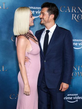 (Katy Perry, Mavi Köken 'in Yeni Shepard roketi ile sadece kadınlardan oluşan Mavi Köken uçuşu ile uzaya gidecek. HOLYWOOD, LOS ANGELES, CALIFORNIA, ABD - 21 AĞUSTOS Katy Perry ve Orlando Bloom, Amazon 'un' Carnival Row 'un Los Angeles prömiyerine geldiler 