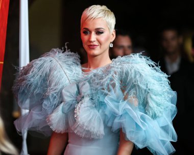 (Katy Perry, Mavi Köken 'in Yeni Shepard roketi ile sadece kadınlardan oluşan Mavi Köken uçuşu ile uzaya gidecek. BEVERLY HILLS, LOS ANGELES, CALIFORNIA, ABD - 18 Ekim: Amerikalı şarkıcı, söz yazarı ve TV kişisi Katy Perry