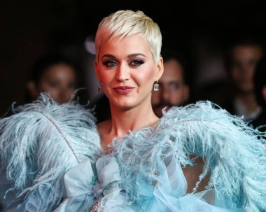 (Katy Perry, Mavi Köken 'in Yeni Shepard roketi ile sadece kadınlardan oluşan Mavi Köken uçuşu ile uzaya gidecek. BEVERLY HILLS, LOS ANGELES, CALIFORNIA, ABD - 18 Ekim: Amerikalı şarkıcı, söz yazarı ve TV kişisi Katy Perry
