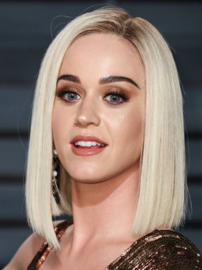 (Katy Perry, Mavi Köken 'in Yeni Shepard roketi ile sadece kadınlardan oluşan Mavi Köken uçuşu ile uzaya gidecek. BEVERLY HILLS, LOS ANGELES, CALIFORNIA, ABD - 18 Ekim: Amerikalı şarkıcı, söz yazarı ve TV kişisi Katy Perry