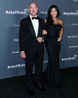 Lauren Sanchez, nişanlısı Jeff Bezoss Blue Origin Yeni Shepard roketi kadın uçuşuyla uzaya gidecek. BATI HOLYWOOD, LOS ANGELES, CALIFORNIA, ABD - 13 Kasım: Amerikalı girişimci / kurucu ve Amazon.com 'un yönetim kurulu başkanı 