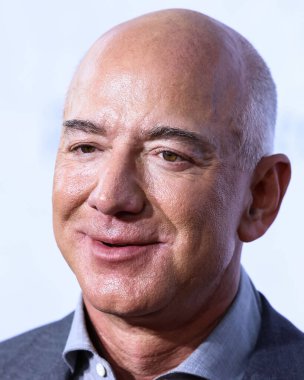 Katy Perry, Jeff Bezos 'un Mavi Köken' inin Yeni Shepard roketiyle sadece kadınların olduğu bir uçuşta uzaya gidecek. CULVER CITY, LOS ANGELES, CALIFORNIA, ABD - 15 AĞUSTOS: Amerikalı girişimci ve kurucu, yürütme başkanı ve eski başkan ve CEO 