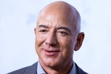 Katy Perry, Jeff Bezos 'un Mavi Köken' inin Yeni Shepard roketiyle sadece kadınların olduğu bir uçuşta uzaya gidecek. CULVER CITY, LOS ANGELES, CALIFORNIA, ABD - 15 AĞUSTOS: Amerikalı girişimci ve kurucu, yürütme başkanı ve eski başkan ve CEO 