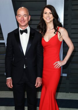 Katy Perry, Jeff Bezos 'un Mavi Köken' inin Yeni Shepard roketiyle sadece kadınların olduğu bir uçuşta uzaya gidecek. BEVERLY HILLS, LOS ANGELES, CALIFORNIA, ABD - 04 Mart 04: Amerikalı girişimci ve kurucu, yürütme başkanı ve eski başkan ve CEO