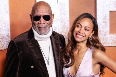  Zoe Saldana, 2 Mart 2025 Pazar günü 97. Yıllık Akademi Ödülleri 'nde En İyi Yardımcı Kadın Oyuncu dalında Oscar kazandı. HOLYWOOD, LOS ANGELES, CALIFORNIA, ABD - 23 Ekim: Morgan Freeman ve Amerikalı aktris Zoe Saldana