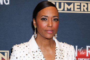 Aisha Tyler 6 Mart 2025 'te Los Angeles, Kaliforniya, ABD' de bulunan The Grove 14 'te düzenlenen Los Angeles Intrinsic Value Films' in galasına ve Sümer 'in Queen of the Ring' ine geldi..