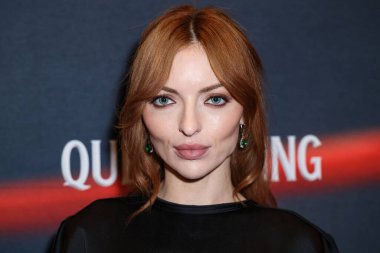 Francesca Eastwood (Francesca Ruth Fisher-Eastwood), 6 Mart 2025 'te ABD' nin Kaliforniya eyaletinin Los Angeles kentinde düzenlenen Los Angeles Intrinsic Value Films 'in galasına ve Sümer' in Queen of the Ring 'ine gelir.. 