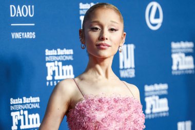 Ariana Grande Butera, Arlington Tiyatrosu 'nda düzenlenen 40. Santa Barbara Uluslararası Film Festivali sırasında 9 Şubat 2025' te ABD 'nin Kaliforniya eyaletinin Santa Barbara kentinde Virtuosos Ödülüne layık görüldü..