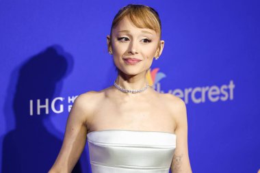 Ariana Grande, Palm Springs Uluslararası Film Festivali 'nin 36. Geleneksel Film Ödülleri' ne 3 Ocak 2025 'te Palm Springs Kongre Merkezi' nde ulaştı..