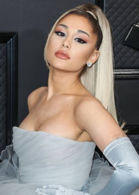 Ariana Grande Butera, 2 Mart 2025 Pazar günü 97. Yıllık Akademi Ödülleri 'nde Wicked' deki yardımcı rol adaylığıyla Oscar 'ı kazanmadı. LOS ANGELES, CALIFORNIA, ABD - 26 Ocak: Amerikalı şarkıcı, söz yazarı ve oyuncu Ariana Grande   