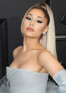 Ariana Grande Butera, 2 Mart 2025 Pazar günü 97. Yıllık Akademi Ödülleri 'nde Wicked' deki yardımcı rol adaylığıyla Oscar 'ı kazanmadı. LOS ANGELES, CALIFORNIA, ABD - 26 Ocak: Amerikalı şarkıcı, söz yazarı ve oyuncu Ariana Grande   
