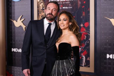 Jennifer Lopez ve Ben Affleck artık resmen bekarlar. Eski çift 6 Ocak 2025 'te boşanma anlaşmasını yapmış olsa da 20 Şubat 2025' te hakimin onayını aldılar..