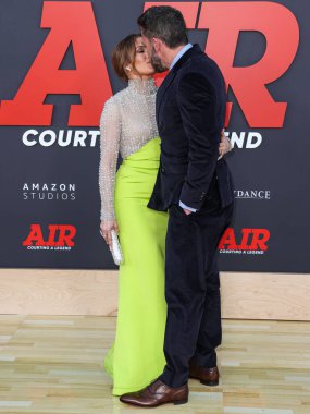 Jennifer Lopez ve Ben Affleck artık resmen bekarlar. Eski çift 6 Ocak 2025 'te boşanma anlaşmasını yapmış olsa da 20 Şubat 2025' te hakimin onayını aldılar..