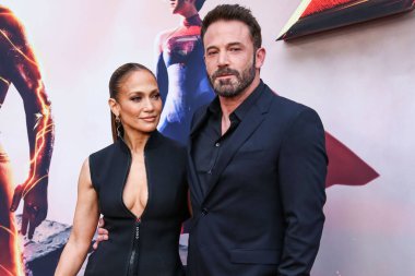 Jennifer Lopez ve Ben Affleck artık resmen bekarlar. Eski çift 6 Ocak 2025 'te boşanma anlaşmasını yapmış olsa da 20 Şubat 2025' te hakimin onayını aldılar..