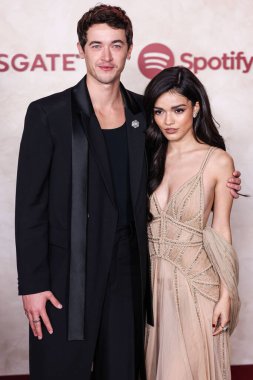 (Disney, Rachel Zegler ve Gal Gadot tartışmalarının ortasında Pamuk Prenses 'in Hollywood galasını geri çekiyor. HOLYWOOD, LOS ANGELES, CALIFORNIA, ABD - 13 Kasım: İngiliz aktör Tom Blyth ve Amerikalı oyuncu ve şarkıcı Rachel Zegler