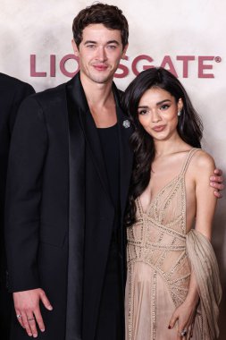 (Disney, Rachel Zegler ve Gal Gadot tartışmalarının ortasında Pamuk Prenses 'in Hollywood galasını geri çekiyor. HOLYWOOD, LOS ANGELES, CALIFORNIA, ABD - 13 Kasım: İngiliz aktör Tom Blyth ve Amerikalı oyuncu ve şarkıcı Rachel Zegler