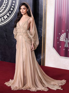 Disney, Rachel Zegler ve Gal Gadot tartışmalarının ortasında Pamuk Prenses 'in Hollywood galasını geride bıraktı. HOLYWOOD, LOS ANGELES, CALIFORNIA, ABD - 13 Kasım: Amerikalı aktris ve şarkıcı Rachel Zegler Elie Saab Couture elbisesi giyiyor          