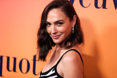 Disney, Rachel Zegler ve Gal Gadot tartışmalarının ortasında Pamuk Prenses 'in Hollywood galasını geride bıraktı. BEVERLY HILLS, LOS ANGELES, CALIFORNIA, ABD - 25 Ekim: İsrailli aktris ve model Gal Gadot Michael Kors Koleksiyonu Giyiyor      