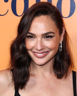 Disney, Rachel Zegler ve Gal Gadot tartışmalarının ortasında Pamuk Prenses 'in Hollywood galasını geride bıraktı. BEVERLY HILLS, LOS ANGELES, CALIFORNIA, ABD - 25 Ekim: İsrailli aktris ve model Gal Gadot Michael Kors Koleksiyonu Giyiyor      