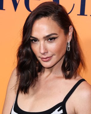Disney, Rachel Zegler ve Gal Gadot tartışmalarının ortasında Pamuk Prenses 'in Hollywood galasını geride bıraktı. BEVERLY HILLS, LOS ANGELES, CALIFORNIA, ABD - 25 Ekim: İsrailli aktris ve model Gal Gadot Michael Kors Koleksiyonu Giyiyor      
