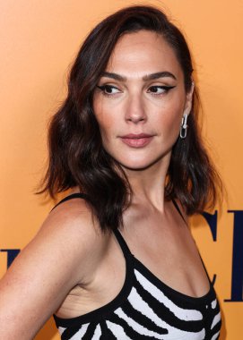 Disney, Rachel Zegler ve Gal Gadot tartışmalarının ortasında Pamuk Prenses 'in Hollywood galasını geride bıraktı. BEVERLY HILLS, LOS ANGELES, CALIFORNIA, ABD - 25 Ekim: İsrailli aktris ve model Gal Gadot Michael Kors Koleksiyonu Giyiyor      