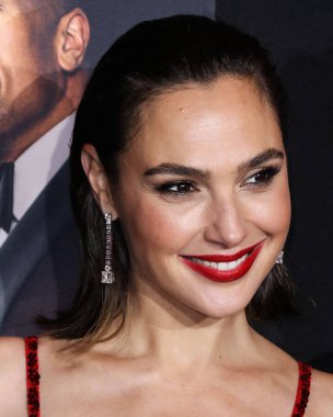 Disney, Rachel Zegler ve Gal Gadot tartışmalarının ortasında Pamuk Prenses 'in Hollywood galasını geride bıraktı. LOS ANGELES, CALIFORNIA, ABD - Kasım 04: İsrailli aktris ve model Gal Gadot bir Loewe elbisesi giyiyor     