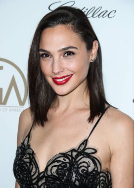 Disney, Rachel Zegler ve Gal Gadot tartışmalarının ortasında Pamuk Prenses 'in Hollywood galasını geride bıraktı. BEVERLY HILLS, LOS ANGELES, CALIFORNIA, ABD - 20 HAZİRAN: İsrailli aktris ve model Gal Gadot özel bir Armani Prive elbisesi giyiyor 