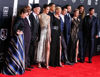 (Disney, Rachel Zegler ve Gal Gadot tartışmalarının ortasında Pamuk Prenses 'in Hollywood galasını geri çekiyor. HOLYWOOD, LOS ANGELES, CALIFORNIA, ABD - 13 Kasım: İsrailli aktris ve model Gal Gadot ve diğerleri.