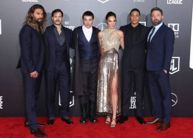 (Disney, Rachel Zegler ve Gal Gadot tartışmalarının ortasında Pamuk Prenses 'in Hollywood galasını geri çekiyor. HOLYWOOD, LOS ANGELES, CALIFORNIA, ABD - 13 Kasım: İsrailli aktris ve model Gal Gadot ve diğerleri.