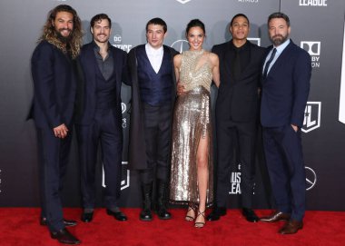 (Disney, Rachel Zegler ve Gal Gadot tartışmalarının ortasında Pamuk Prenses 'in Hollywood galasını geri çekiyor. HOLYWOOD, LOS ANGELES, CALIFORNIA, ABD - 13 Kasım: İsrailli aktris ve model Gal Gadot ve diğerleri.