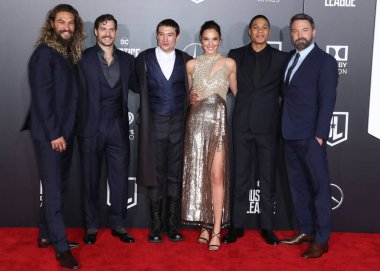 (Disney, Rachel Zegler ve Gal Gadot tartışmalarının ortasında Pamuk Prenses 'in Hollywood galasını geri çekiyor. HOLYWOOD, LOS ANGELES, CALIFORNIA, ABD - 13 Kasım: İsrailli aktris ve model Gal Gadot ve diğerleri.