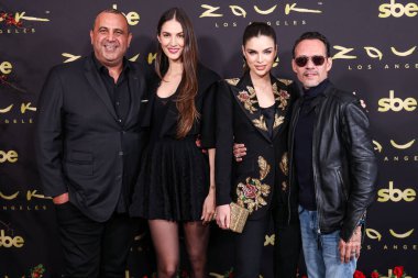 SBE Entertainment Group 'un kurucusu, başkanı ve CEO' su Sam Nazarian, Emina Cunmulaj, Nadia Ferreira ve Marc Anthony 13 Mart 2025 'te Los Angeles, Kaliforniya, ABD' de Zouk Los Angeles 'ta düzenlenen Zouk Los Angeles Büyük Açılışı' na geldiler.