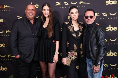 SBE Entertainment Group 'un kurucusu, başkanı ve CEO' su Sam Nazarian, Emina Cunmulaj, Nadia Ferreira ve Marc Anthony 13 Mart 2025 'te Los Angeles, Kaliforniya, ABD' de Zouk Los Angeles 'ta düzenlenen Zouk Los Angeles Büyük Açılışı' na geldiler.