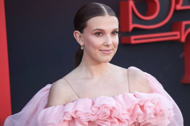 Netflix 'in şimdiye kadarki en pahalı filmi' The Electric State '320 milyon dolara mal oldu, bugün 14 Mart 2025' te gösterime girdi. Millie Bobby Brown Michelle 'i oynuyor. Santa Monica, LOS ANGELES, CALIFORNIA, ABD - 28 Haziran: İngiliz aktris Millie Bobby Brown.
