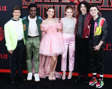 Netflix 'in şimdiye kadarki en pahalı filmi' The Electric State '320 milyon dolara mal oldu, bugün 14 Mart 2025' te gösterime girdi. Millie Bobby Brown Michelle 'i oynuyor. Santa Monica, LOS ANGELES, CALIFORNIA, ABD - 28 Haziran: Bobby Brown ve diğerleri.