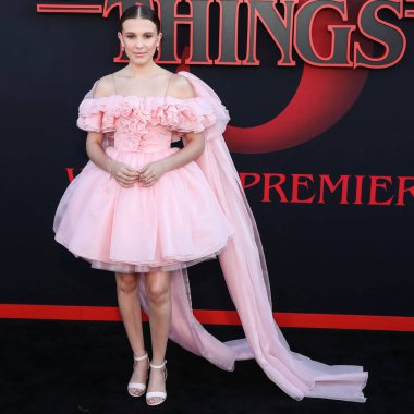 Netflix 'in şimdiye kadarki en pahalı filmi' The Electric State '320 milyon dolara mal oldu, bugün 14 Mart 2025' te gösterime girdi. Millie Bobby Brown Michelle 'i oynuyor. Santa Monica, LOS ANGELES, CALIFORNIA, ABD - 28 Haziran: İngiliz aktris Millie Bobby Brown.