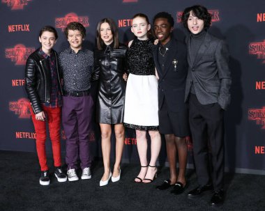 Netflix 'in şimdiye kadarki en pahalı filmi' The Electric State '320 milyon dolara mal oldu, bugün 14 Mart 2025' te gösterime girdi. Millie Bobby Brown Michelle 'i oynuyor. Westwood, LOS ANGELES, CALIFORNIA, ABD - 26 Ekim: Bobby Brown diğerleriyle birlikte.