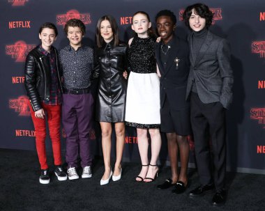 Netflix 'in şimdiye kadarki en pahalı filmi' The Electric State '320 milyon dolara mal oldu, bugün 14 Mart 2025' te gösterime girdi. Millie Bobby Brown Michelle 'i oynuyor. Westwood, LOS ANGELES, CALIFORNIA, ABD - 26 Ekim: Bobby Brown diğerleriyle birlikte.