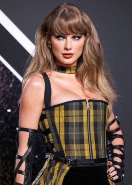 Pazarlama firmasına göre Taylor Swift, NFL 'e bir milyar dolarlık reklam getirdi. Elmont, New York, ABD - 11 Eylül: Amerikalı şarkıcı-söz yazarı ve kültürel ikon Taylor Swift 'in Dior giydiği 2024 MTV Video Müzik Ödülleri' ne geldi.