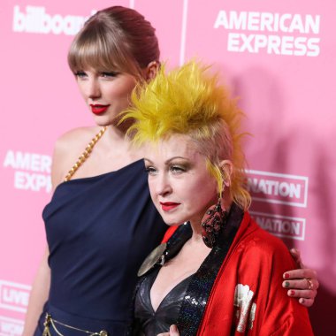 Pazarlama firmasına göre Taylor Swift, NFL 'e bir milyar dolarlık reklam getirdi. HOLYWOOD, LOS ANGELES, CALIFORNIA, ABD - 12 Aralık: Amerikalı şarkıcı-söz yazarı ve kültürel ikon Taylor Swift 