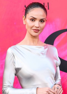 Alberta Ferretti elbisesi giyen Meksikalı aktris ve şarkıcı Eiza Gonzlez (Eiza Gonzalez), 17 Mart 2025 'te Los Angeles' taki Vista Tiyatrosu 'nda düzenlenen RLJE Filmcilik ve Shudder' Ash 'in Los Angeles galasına gelir.       