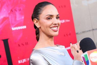 Alberta Ferretti elbisesi giyen Meksikalı aktris ve şarkıcı Eiza Gonzlez (Eiza Gonzalez), 17 Mart 2025 'te Los Angeles' taki Vista Tiyatrosu 'nda düzenlenen RLJE Filmcilik ve Shudder' Ash 'in Los Angeles galasına gelir.       