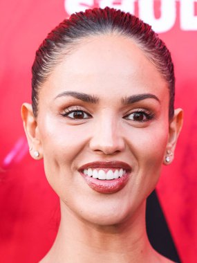 Alberta Ferretti elbisesi giyen Meksikalı aktris ve şarkıcı Eiza Gonzlez (Eiza Gonzalez), 17 Mart 2025 'te Los Angeles' taki Vista Tiyatrosu 'nda düzenlenen RLJE Filmcilik ve Shudder' Ash 'in Los Angeles galasına gelir.       