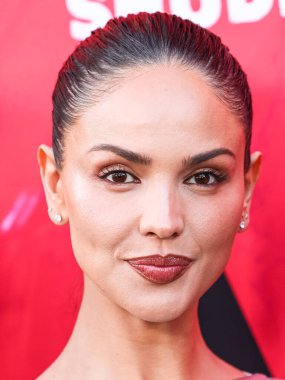 Alberta Ferretti elbisesi giyen Meksikalı aktris ve şarkıcı Eiza Gonzlez (Eiza Gonzalez), 17 Mart 2025 'te Los Angeles' taki Vista Tiyatrosu 'nda düzenlenen RLJE Filmcilik ve Shudder' Ash 'in Los Angeles galasına gelir.       