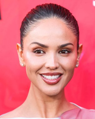 Alberta Ferretti elbisesi giyen Meksikalı aktris ve şarkıcı Eiza Gonzlez (Eiza Gonzalez), 17 Mart 2025 'te Los Angeles' taki Vista Tiyatrosu 'nda düzenlenen RLJE Filmcilik ve Shudder' Ash 'in Los Angeles galasına gelir.       