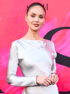 Alberta Ferretti elbisesi giyen Meksikalı aktris ve şarkıcı Eiza Gonzlez (Eiza Gonzalez), 17 Mart 2025 'te Los Angeles' taki Vista Tiyatrosu 'nda düzenlenen RLJE Filmcilik ve Shudder' Ash 'in Los Angeles galasına gelir.       